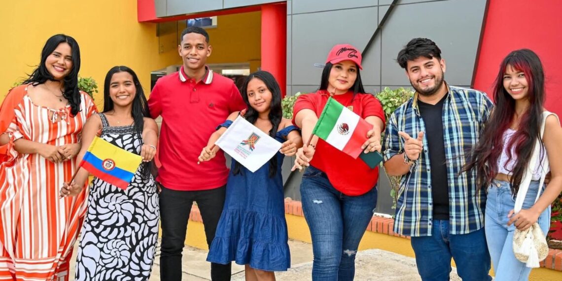 La enramada que construyeron en Uniguajira como espacio ancestral y pedagógico para la interculturalidad