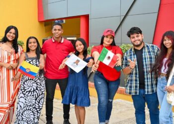 La enramada que construyeron en Uniguajira como espacio ancestral y pedagógico para la interculturalidad