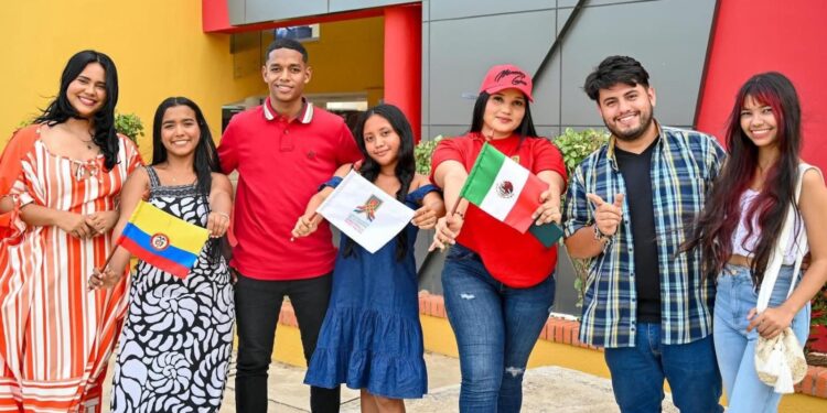 La enramada que construyeron en Uniguajira como espacio ancestral y pedagógico para la interculturalidad