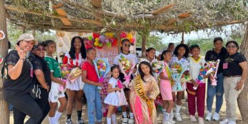 Con coronación y premiación de stands, la Institución Etnoeducativa N. 14 sede Anaisha, celebró el festival de frutas.