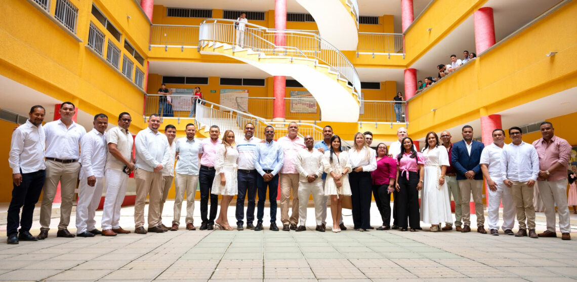 Uniguajira posesiona 22 docentes planta y avanza en la entrega de 200 plazas por méritos