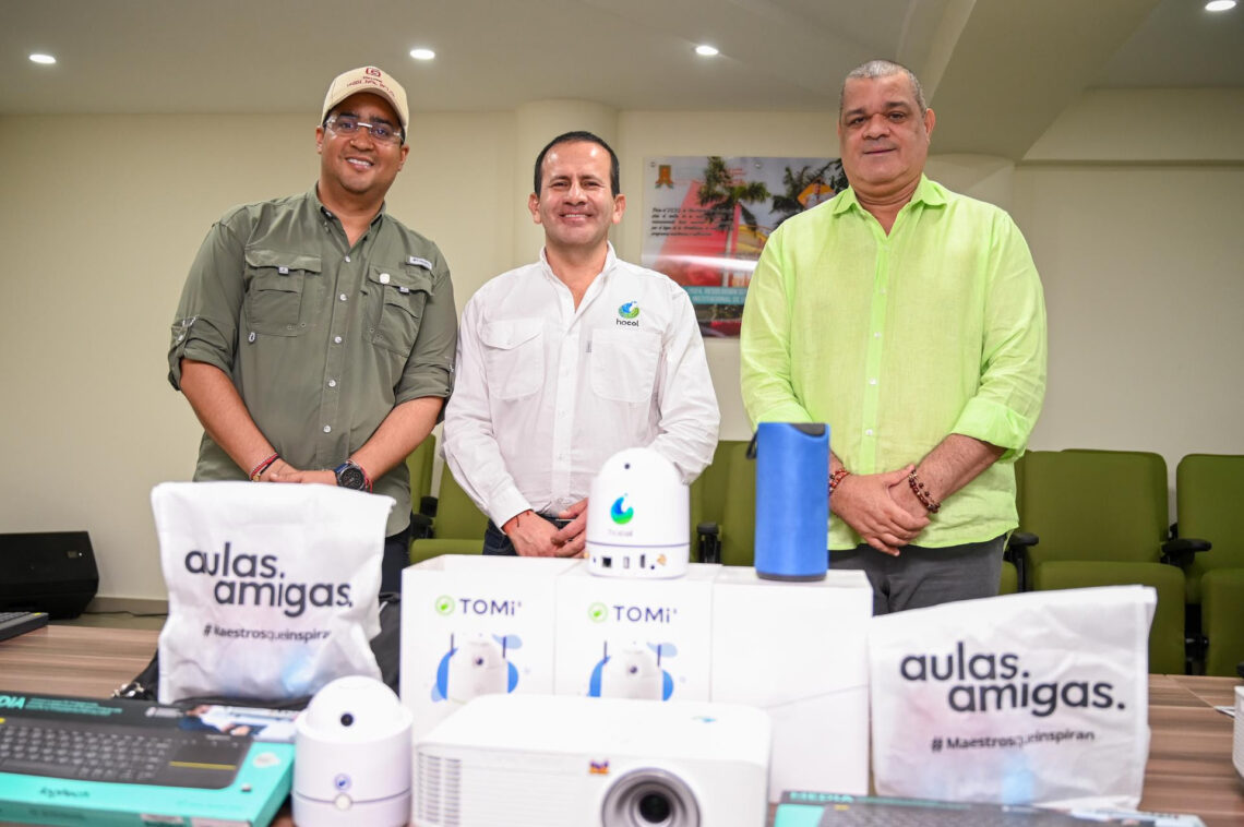 Uniguajira recibe donación de equipos tecnológicos por parte de Hocol   