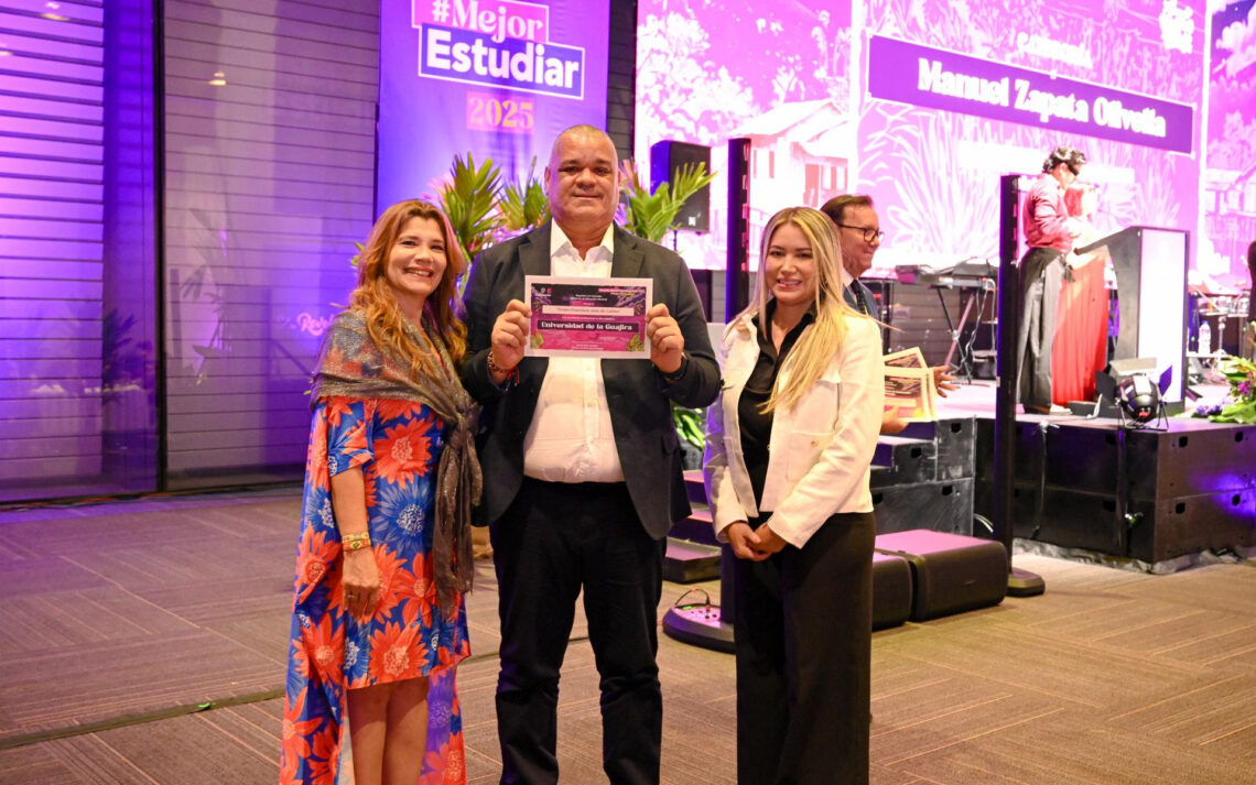 La Universidad de La Guajira fue galardonada por el Ministerio de Educación en la Noche de la Excelencia 2025